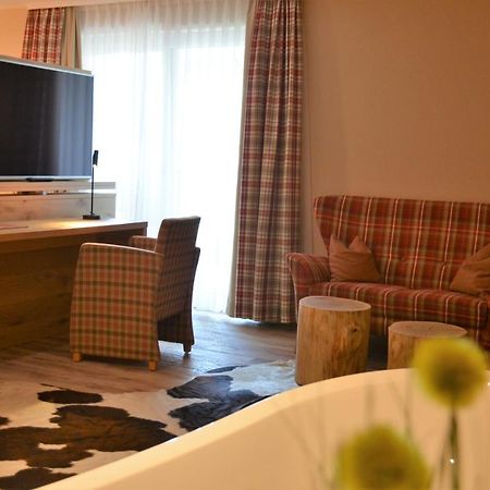 Hotel Bergwirt Herrieden Bagian luar foto
