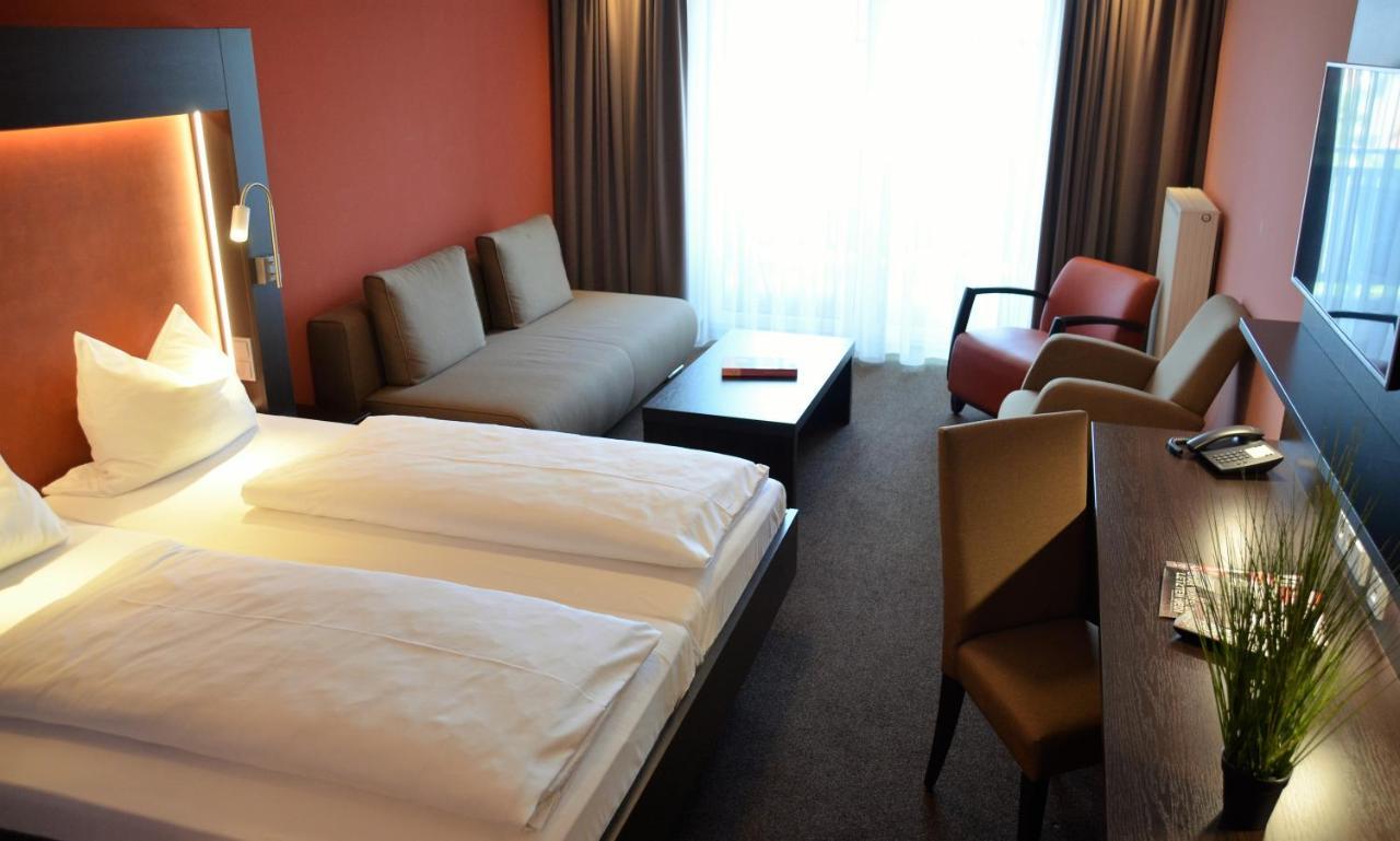 Hotel Bergwirt Herrieden Bagian luar foto