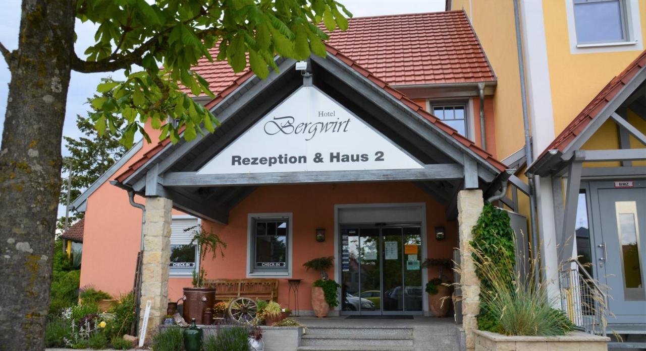 Hotel Bergwirt Herrieden Bagian luar foto