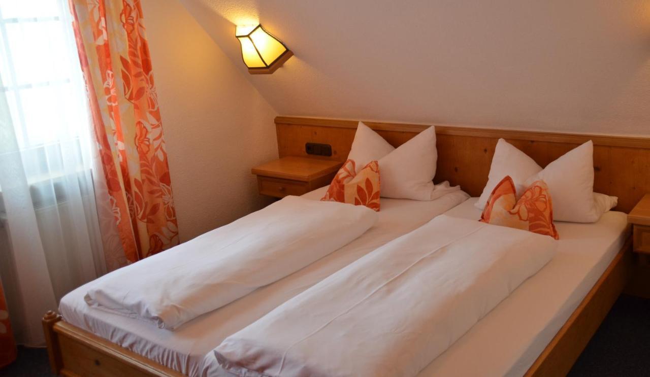 Hotel Bergwirt Herrieden Bagian luar foto