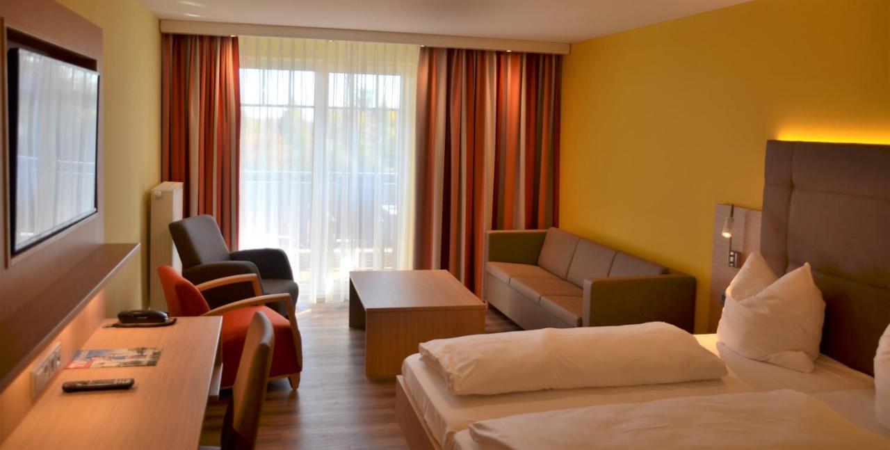 Hotel Bergwirt Herrieden Bagian luar foto