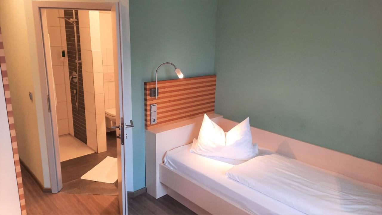 Hotel Bergwirt Herrieden Bagian luar foto