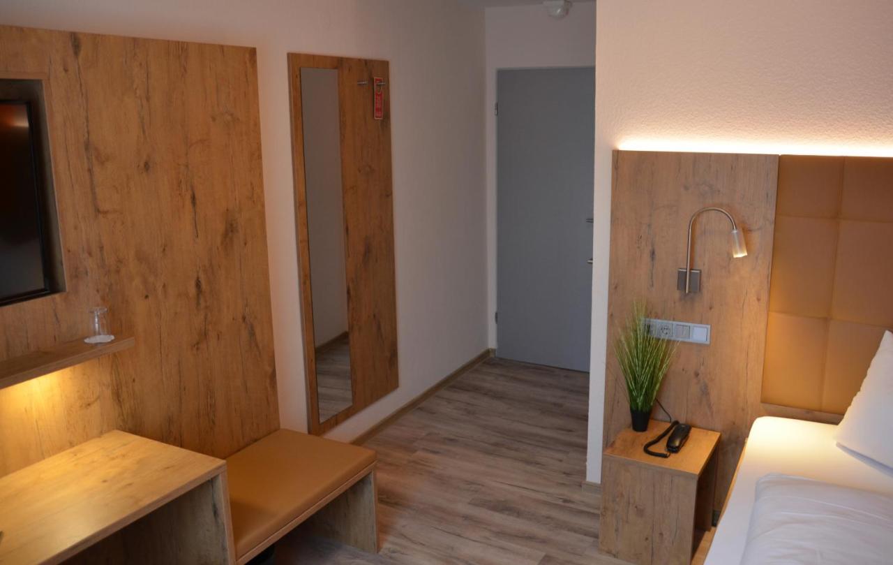 Hotel Bergwirt Herrieden Bagian luar foto