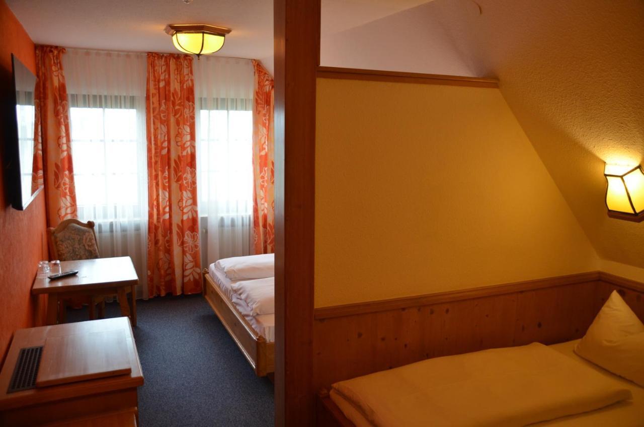 Hotel Bergwirt Herrieden Bagian luar foto