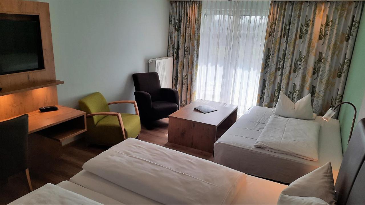 Hotel Bergwirt Herrieden Bagian luar foto