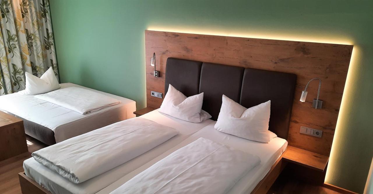 Hotel Bergwirt Herrieden Bagian luar foto