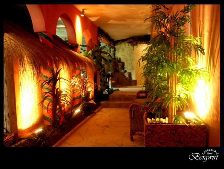 Hotel Bergwirt Herrieden Bagian luar foto