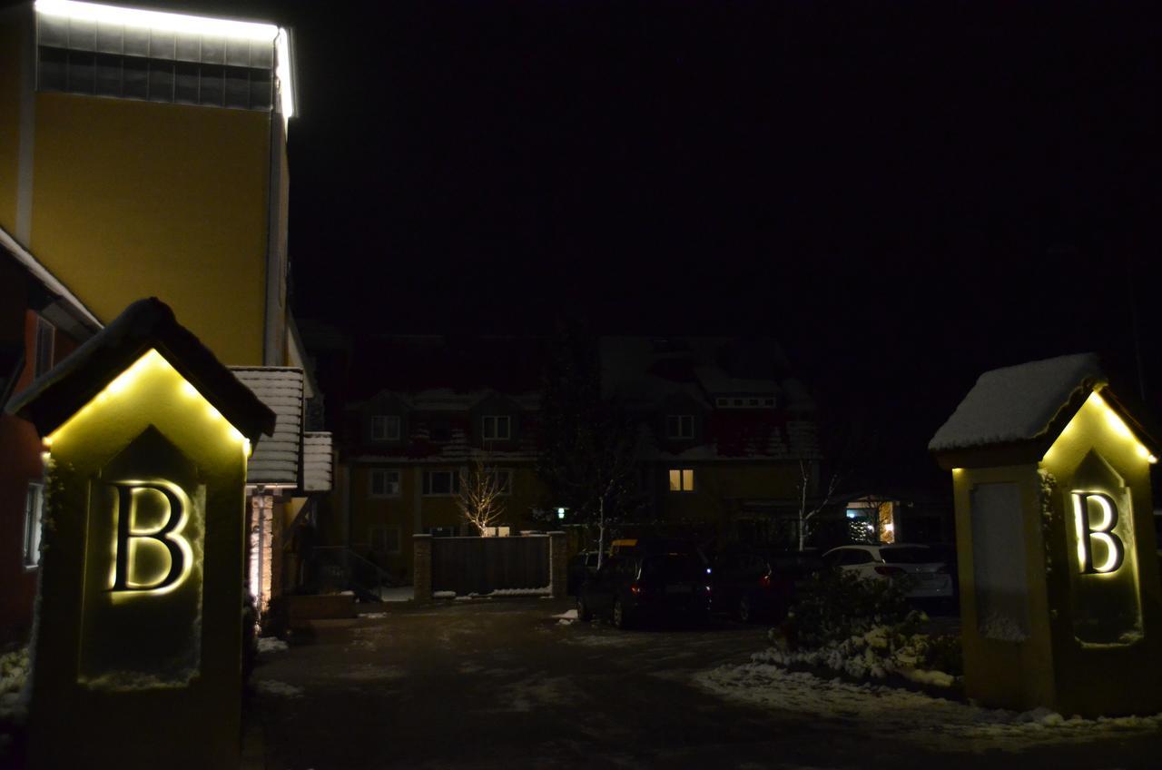 Hotel Bergwirt Herrieden Bagian luar foto