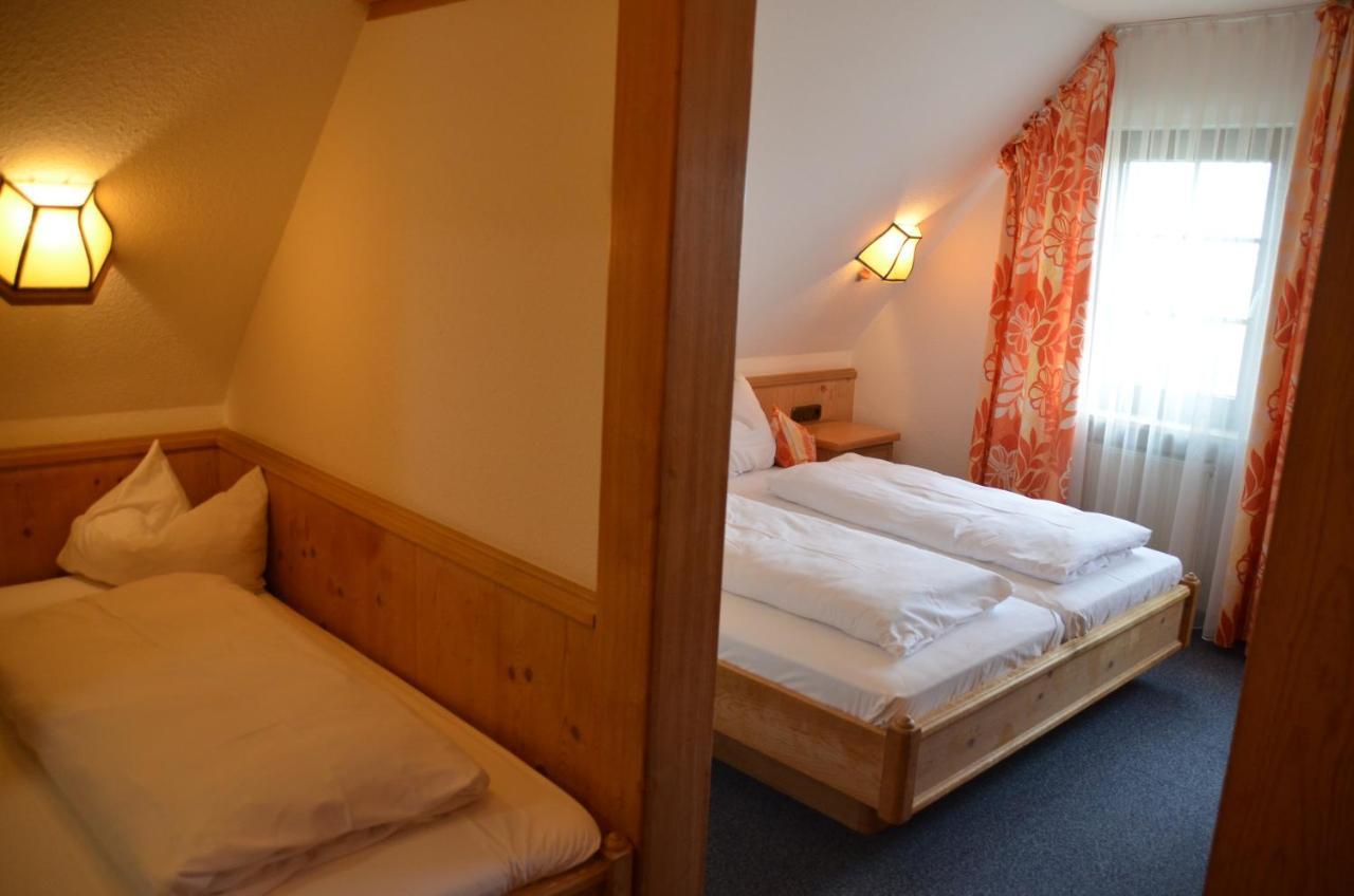 Hotel Bergwirt Herrieden Bagian luar foto