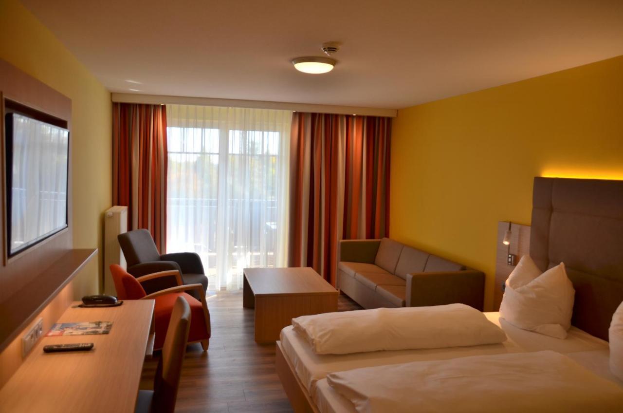 Hotel Bergwirt Herrieden Bagian luar foto
